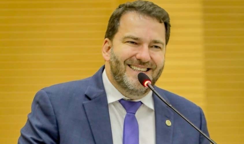 Deputado Alex Redano toma posse como Presidente do Segundo biênio da 11ª legislatura da Assembleia Legislativa de Rondônia.