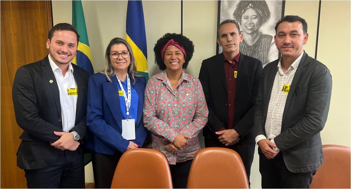 Deputada Sílvia Cristina recebe prefeitos e vereadores em Brasília