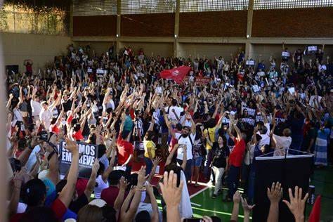 Servidores da educação rejeitam propostas do governo em assembleias realizadas no Cone Sul