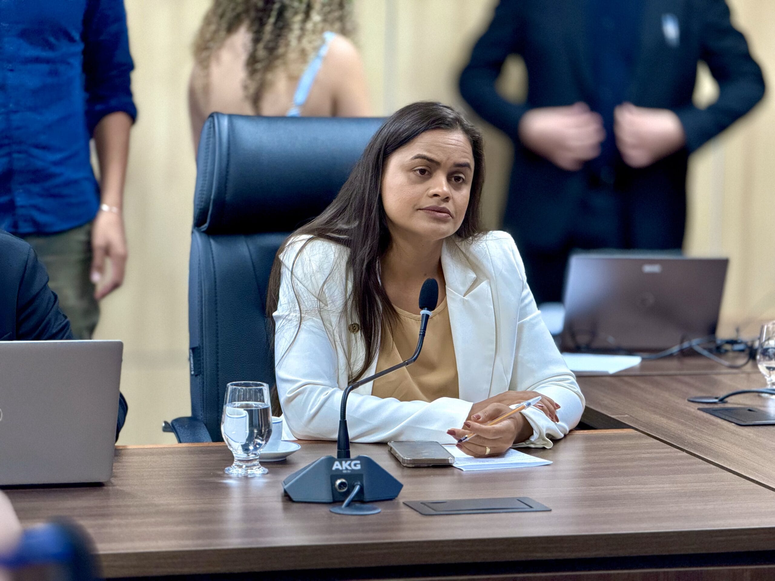 Deputada Dra. Taíssa relata desespero de produtores rurais e cobra avanços na regularização fundiária