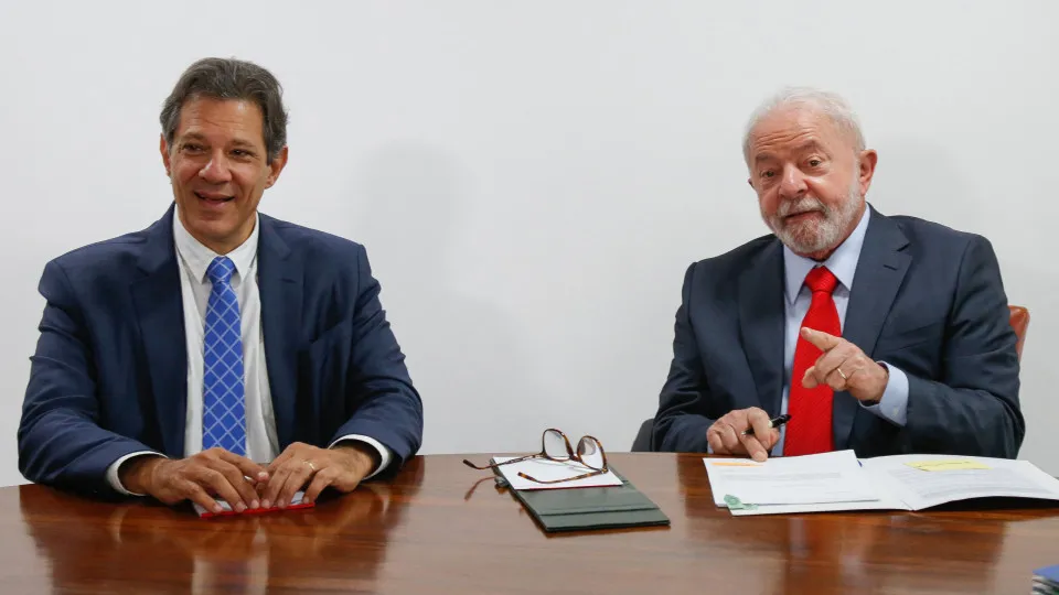 Renda até R$ 5.000 será isenta de IR, e quem ganha até R$ 7.000 terá desconto