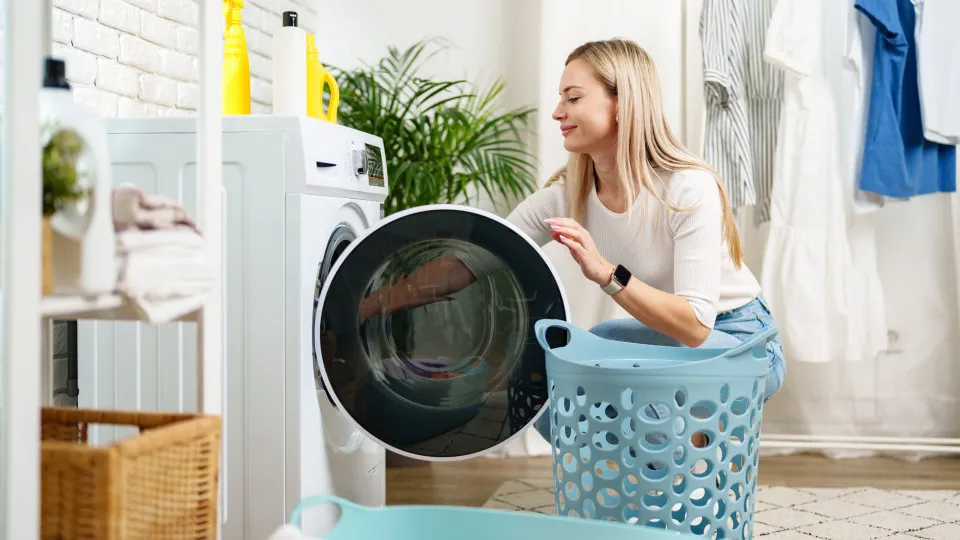 Vinagre pode substituir produtos de limpeza e cuidar das roupas em casa