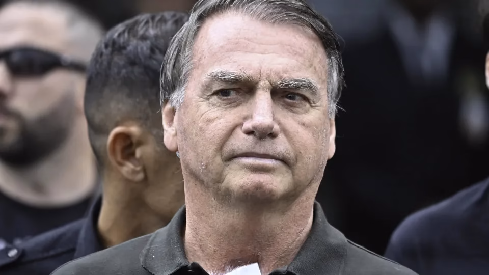 Derrubada de veto para aliviar pena de Bolsonaro pode beneficiar mais de 200 mil condenados