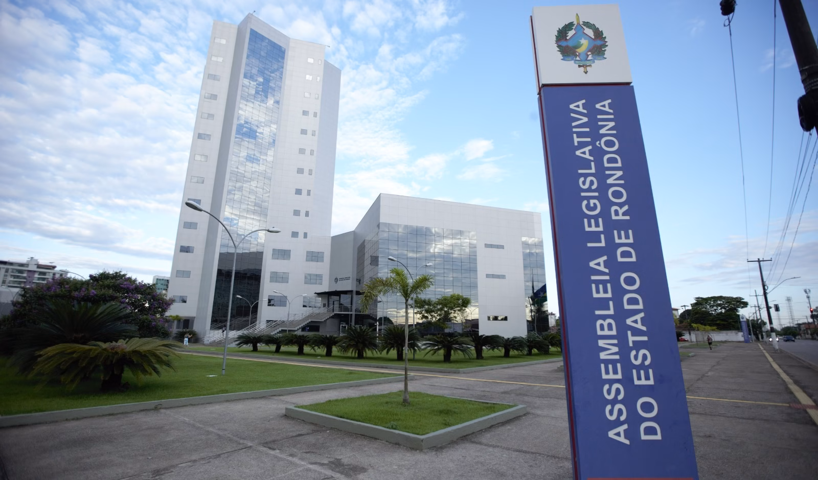 Alero aprova recursos para contratação de banca organizadora de concurso da Seduc