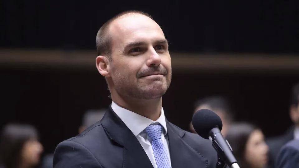 EUA: Eduardo Bolsonaro articula com aliados de Trump contra Lula