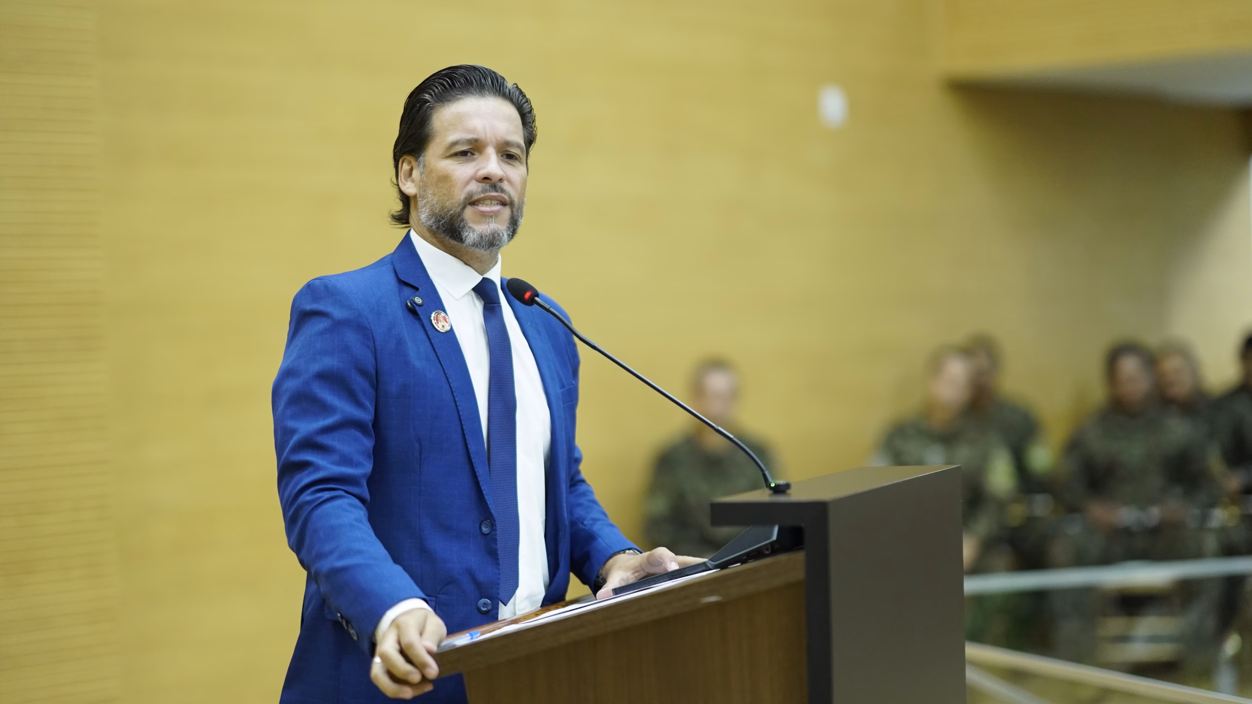 Delegado Camargo protocola projeto para suspender concessão da água em Rondônia