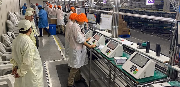 Conheça as quatro empresas que produziram as urnas eletrônicas ao longo de 30 anos