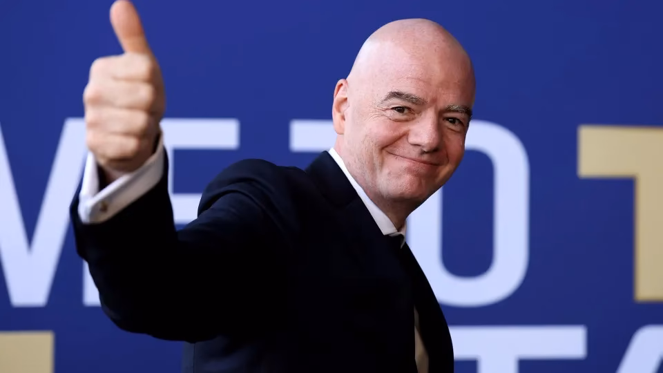 Infantino põe a Copa à venda e abre crise mundial no futebol