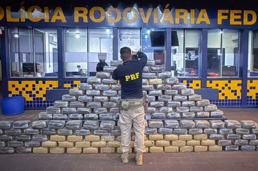 PRF em Rondônia apreende mais de uma tonelada de drogas em fundo falso de caminhão na BR-364