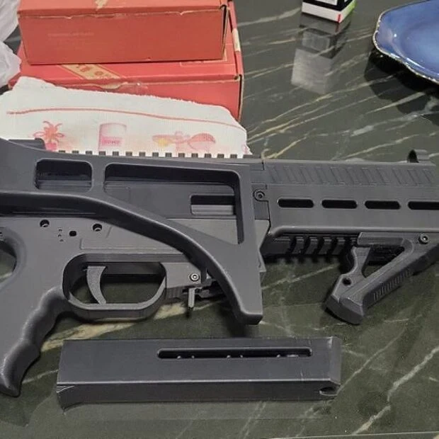 PF apreende impressora 3D que faz armas em operação contra esquema de R$ 180 mi em cartões clonados
