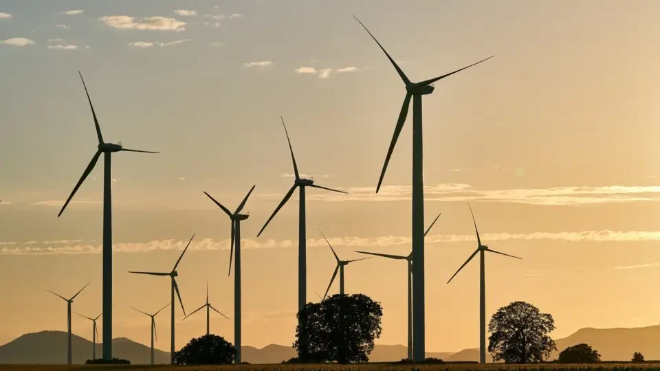 Agora brasileiros terão liberdade para escolher de quem comprar energia: nova regra abre mercado livre para residências e prevê garantia de fornecimento se empresa falhar