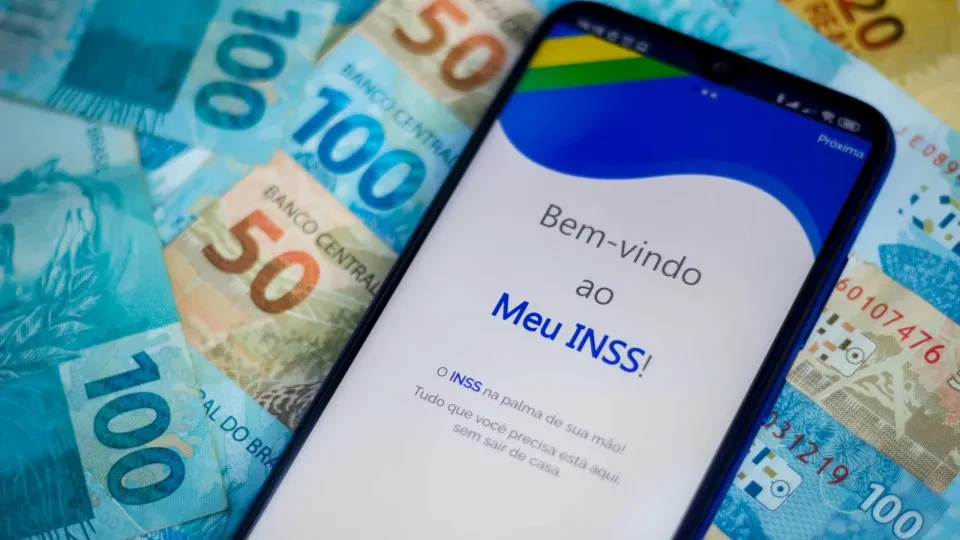 INSS: Lei garante pensão especial de R$ 1.621 por dependente; entenda