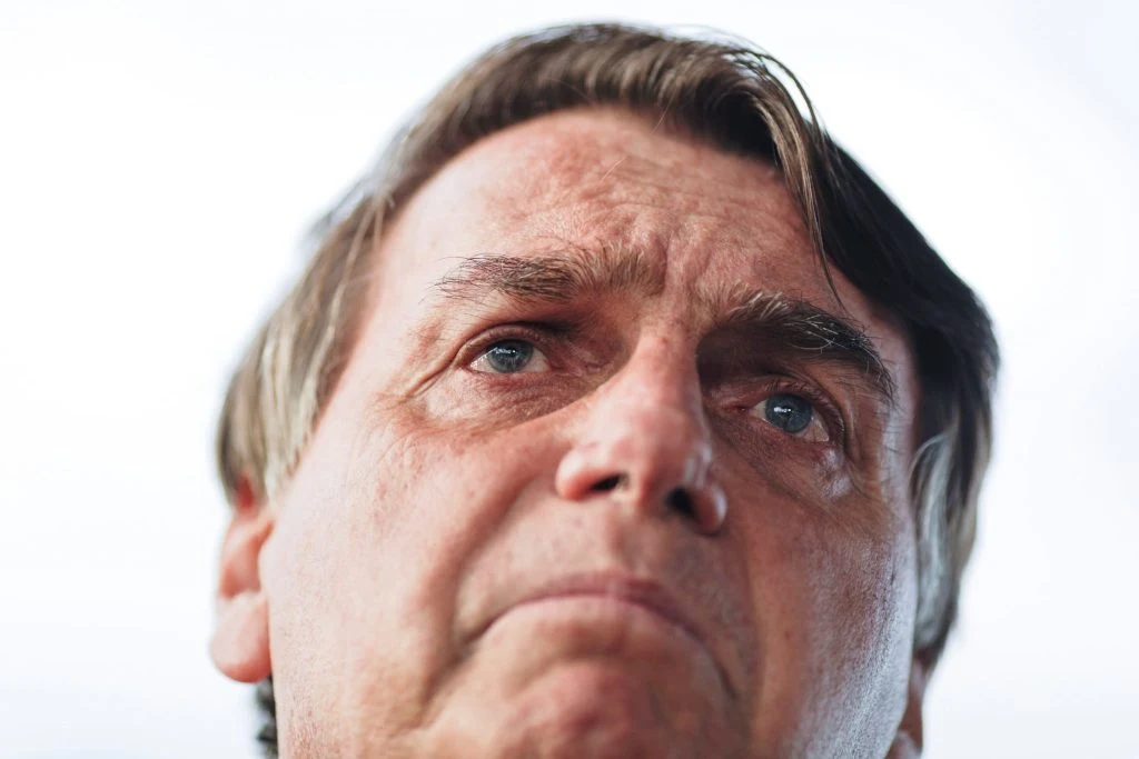 Moraes autoriza retomada de visitas de Carlos e Jair Renan a Bolsonaro; veto a Flávio continua