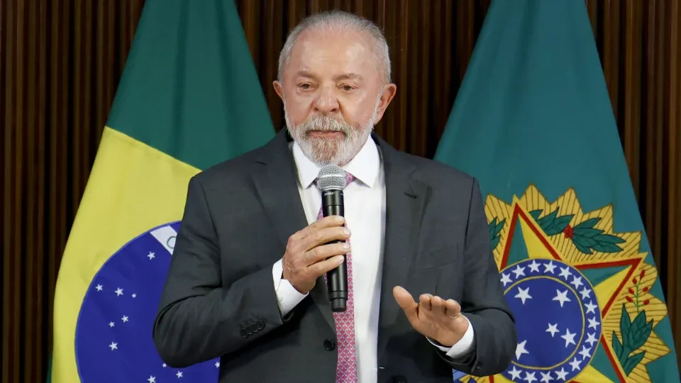 Durigan: Lula apresentou ao Congresso proposta de revisão da aposentadoria de militares