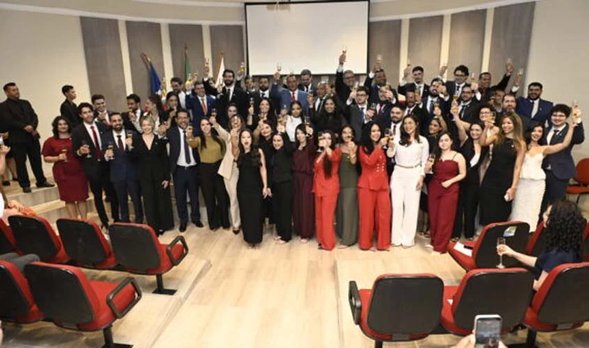 OAB Rondônia entrega credenciais a mais de 50 novos advogados