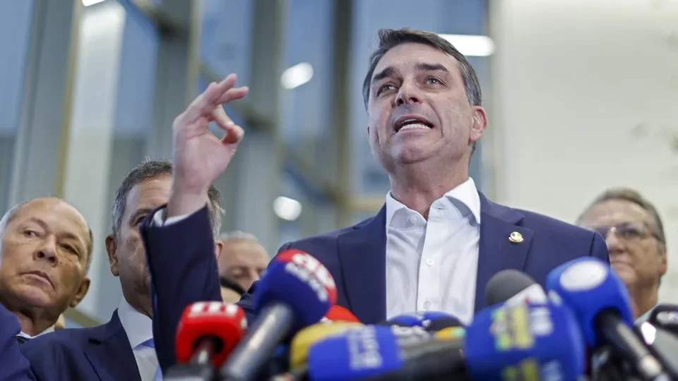 Coordenador da campanha de Flávio Bolsonaro mostra preocupação com Sudeste