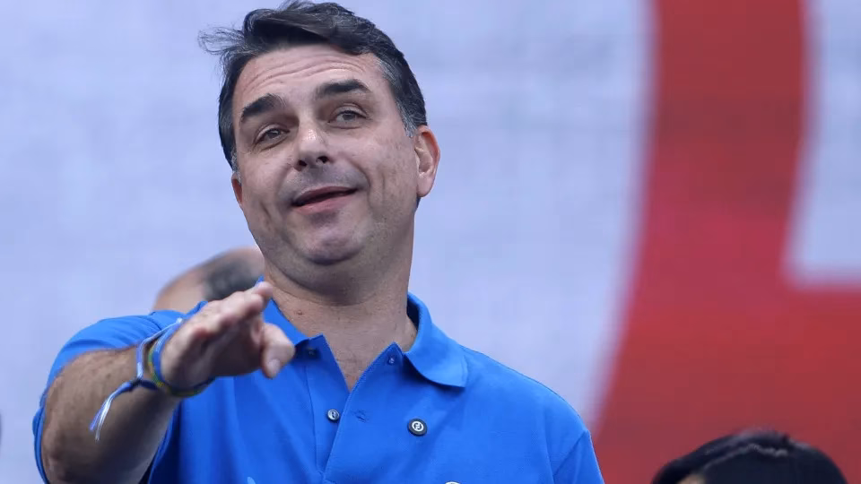 Republicanos diz a Flávio Bolsonaro que partido não quer aliança e ficará neutro na eleição