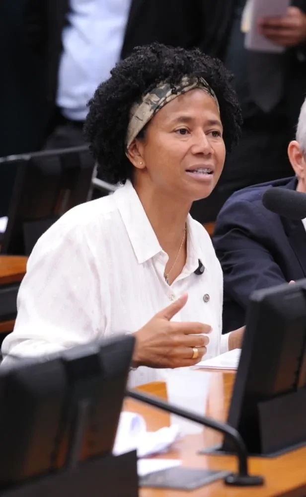 Sílvia Cristina comemora a aprovação da PEC 47 na CCJ da Câmara