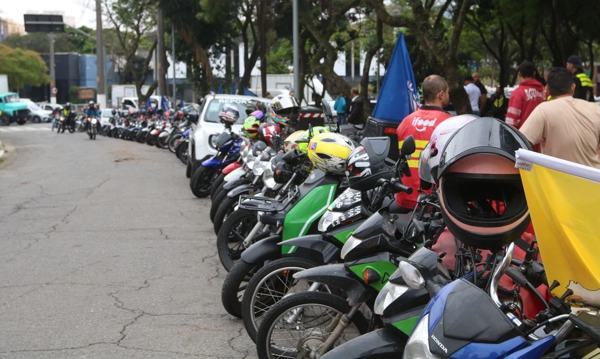 Só 1 em cada 5 motociclistas de app tem cobertura previdenciária