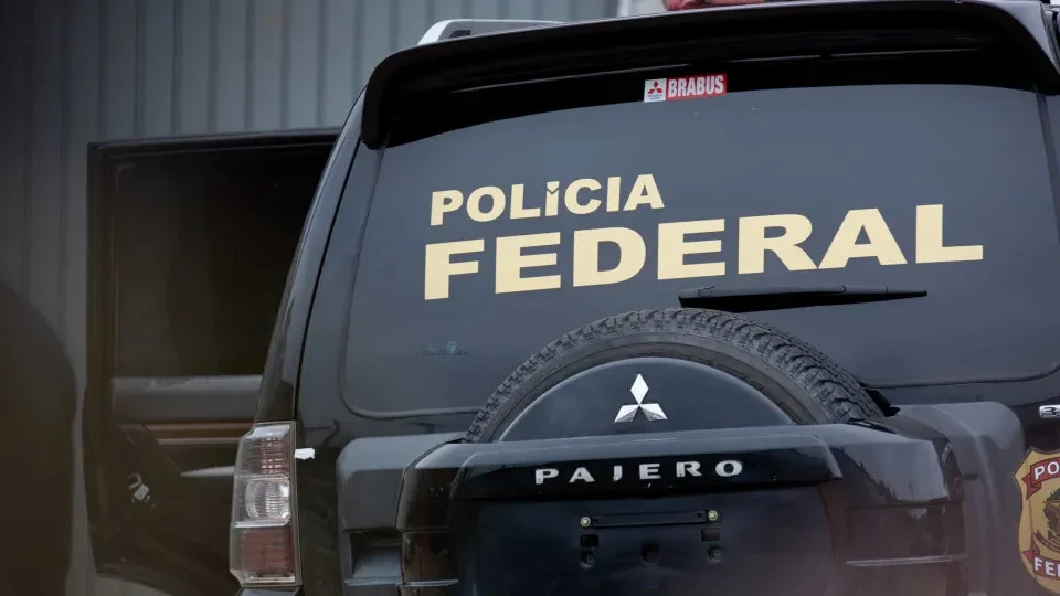 PF e polícia alemã prendem suspeitos de esconder cocaína em cosméticos no aeroporto de Guarulhos