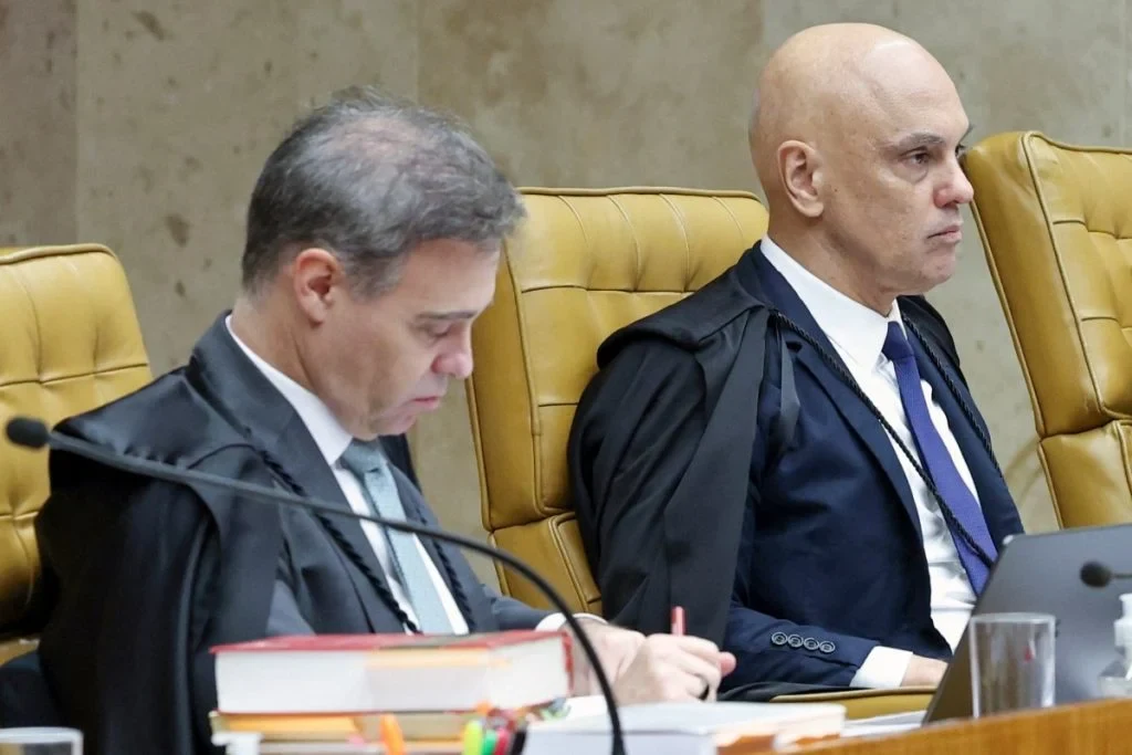ASSIATA AO VIVO : STF retoma sessão sobre vínculo de Moraes com Vorcaro;