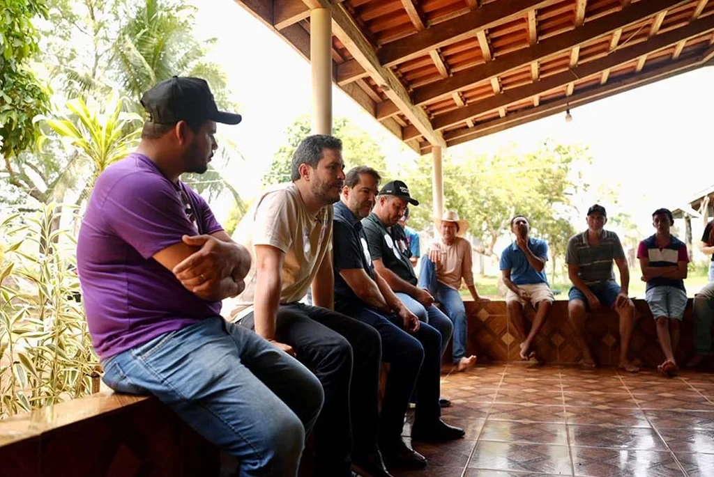 Em Buritis, Maurício Carvalho ouve produtores e recebe reconhecimento pelo trabalho no campo