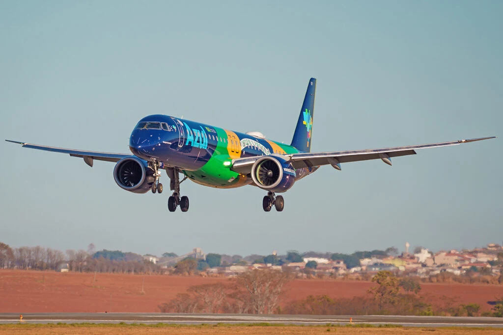 Problema no sistema de GPS das aeronaves Embraer paralisa voos da Azul em dia caótico