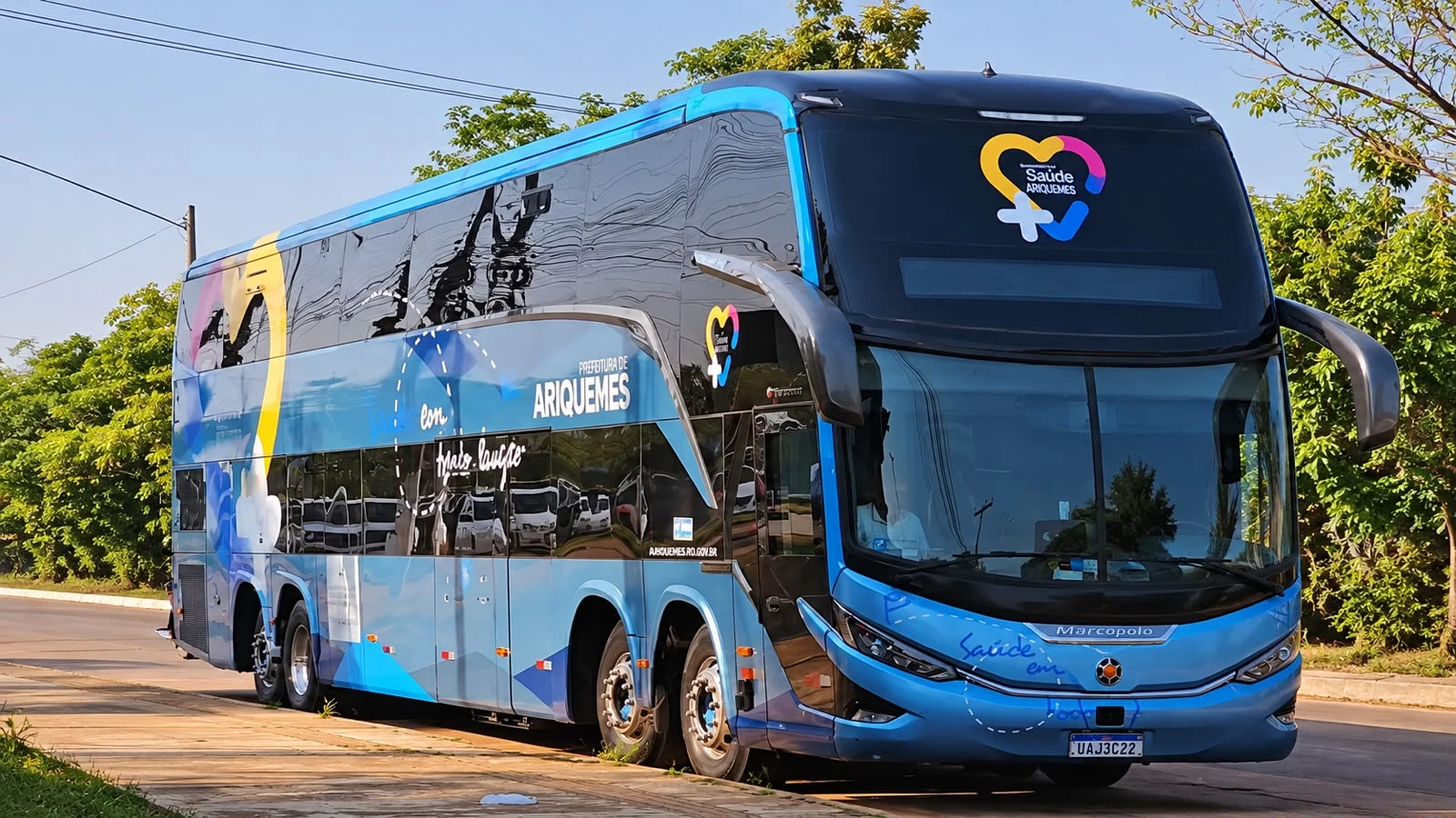 Ônibus leito viabilizado por emenda de Delegado Camargo inicia atendimento a pacientes de Ariquemes