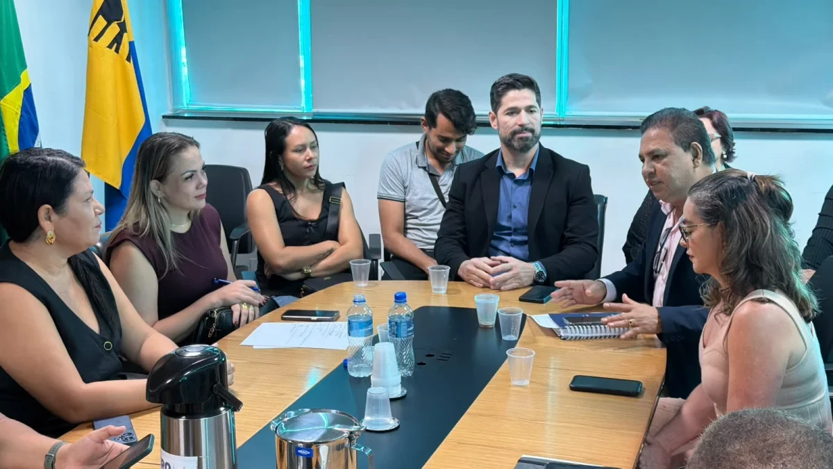 Deputada Cláudia de Jesus se reúne com secretário interino da Seduc e apresenta demandas da educação em Rondônia