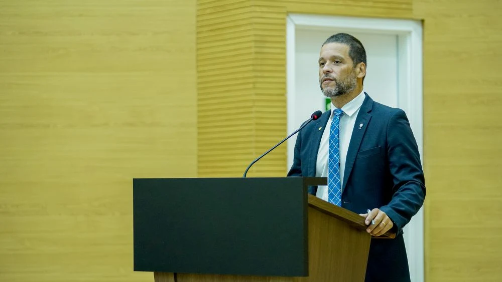 Delegado Camargo critica regulamentação das redes sociais e fala em perseguição política contra Flávio Bolsonaro