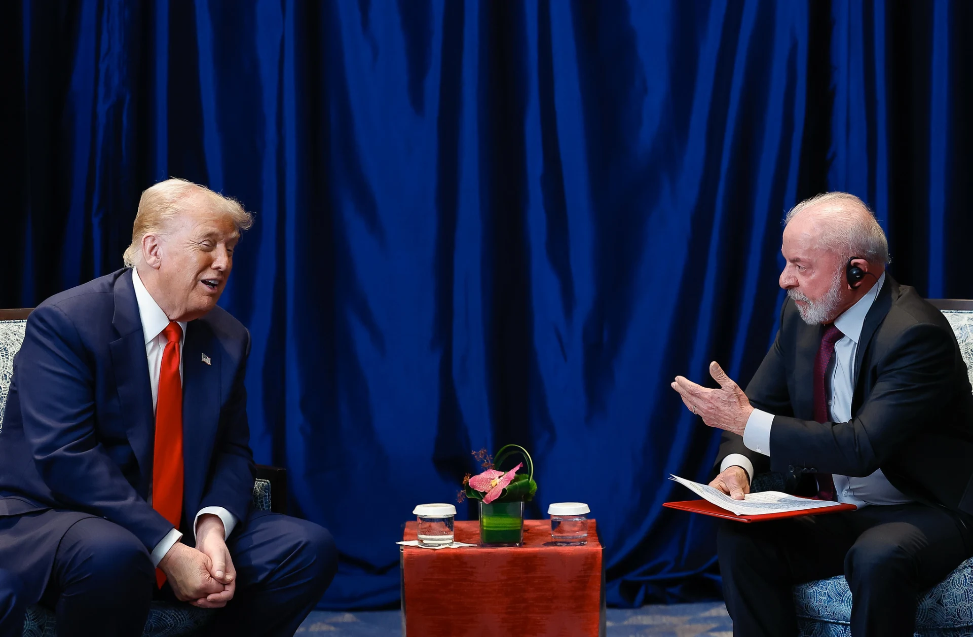 Trump diz que conversará com Lula e que petista lhe pediu para não tomar lado
